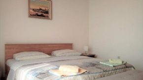 Affordable Rooms Ana with shared kitchen